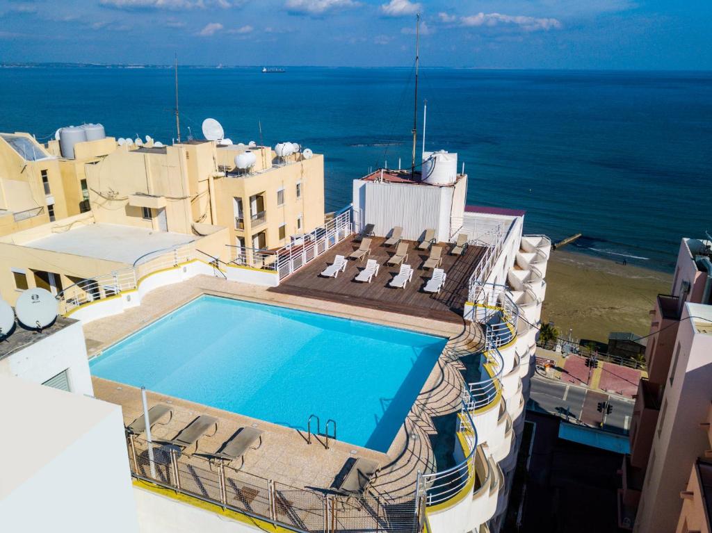 flamingo hotel.jpg